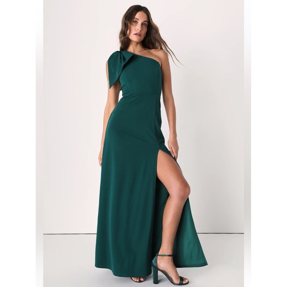 Lulus Revel In The Moment One Shoulder Maxi Dress NWT Size Medium Emerald Green